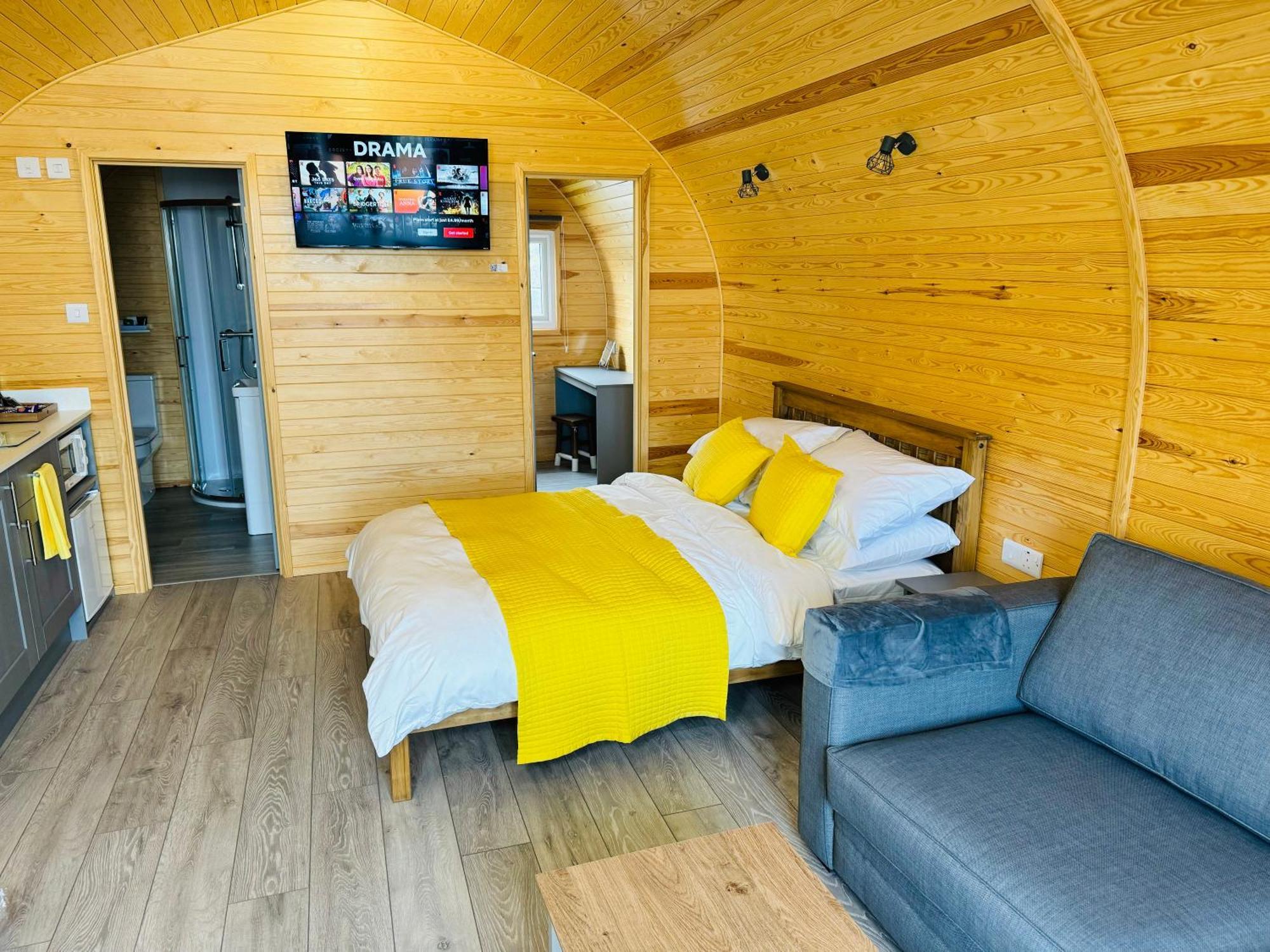 Ffrith Beach Glamping With Hot Tub Hotell Prestatyn Eksteriør bilde