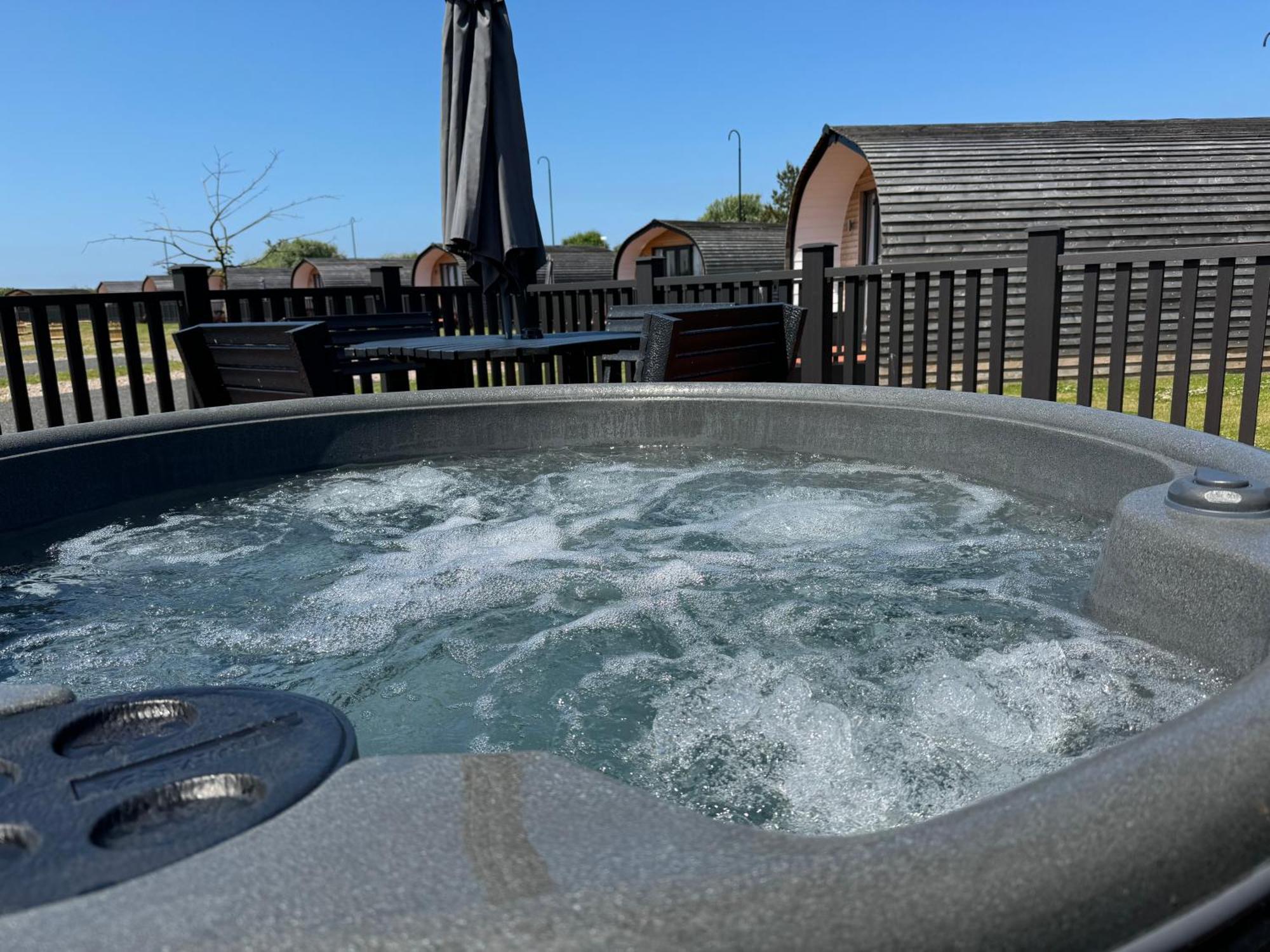 Ffrith Beach Glamping With Hot Tub Hotell Prestatyn Eksteriør bilde